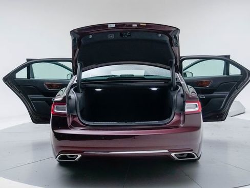 Used 2018 Lincoln Continental Select w/ Continental Climate Package FWD image 20