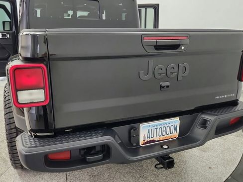 Used 2025 Jeep Gladiator Mojave AWD/4WD image 19