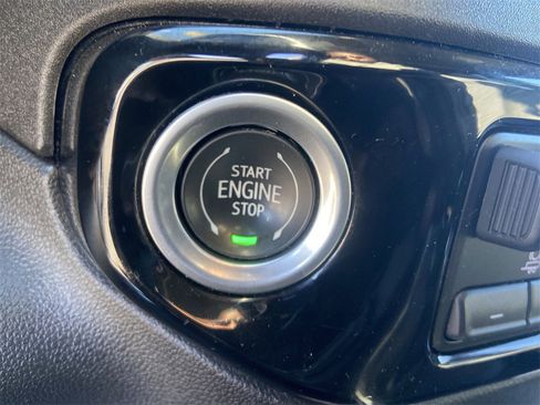 Certified 2022 Chevrolet Silverado 1500 RST image 17