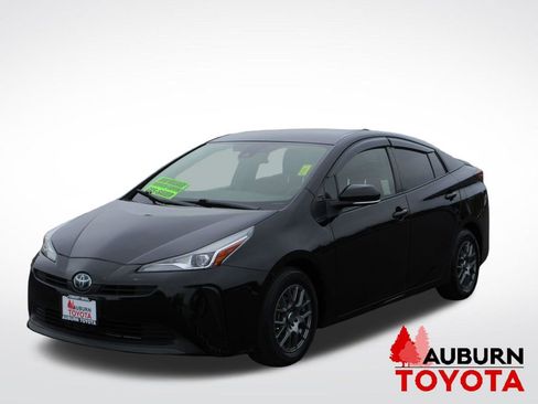 Used 2022 Toyota Prius L Eco image 3