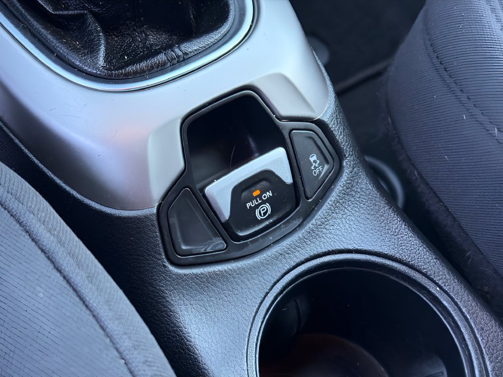 Used 2018 Jeep Compass Sport w/ Mopar Graphics Package FWD image 23