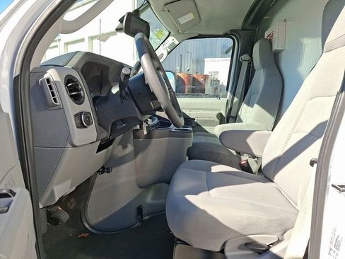 Used 2024 Ford E-450 and Econoline 450 Super Duty w/ Driver's Safety Package image 12