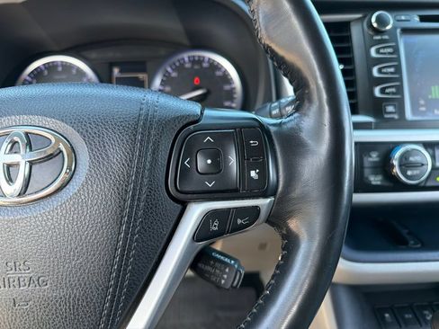 Used 2018 Toyota Highlander Limited Platinum AWD/4WD image 18