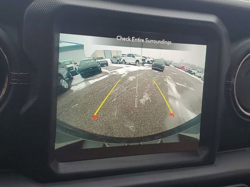 Used 2023 Jeep Wrangler Unlimited Sahara image 18