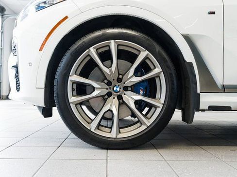 Used 2022 BMW X7 M50i w/ Cold Weather Package image 7