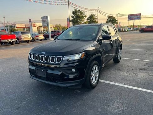 Used 2024 Jeep Compass Latitude AWD/4WD image 37