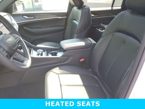 New 2025 Jeep Grand Cherokee Limited w/ Black Appearance Package image 22