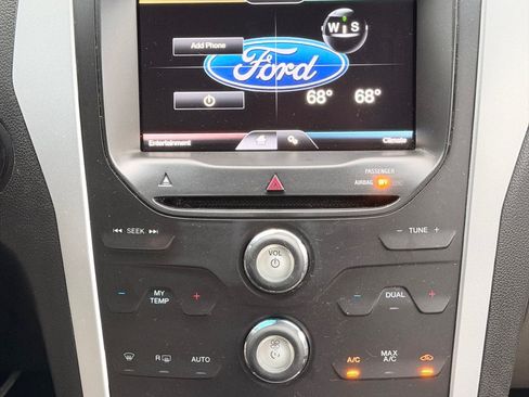 Used 2014 Ford Explorer XLT w/ Equipment Group 201A FWD image 36