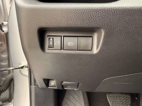 Used 2025 Toyota RAV4 XLE AWD/4WD image 24