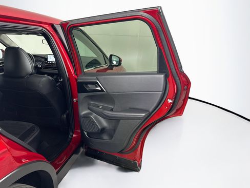 Used 2024 Mitsubishi Outlander SE image 32