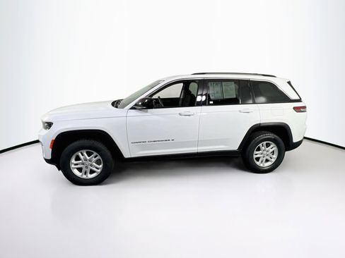 Used 2023 Jeep Grand Cherokee Laredo AWD/4WD image 8