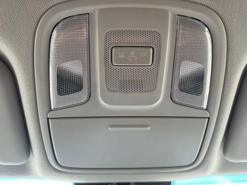 Used 2022 Kia Niro EX FWD image 22