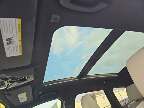 Certified 2023 BMW X1 xDrive28i w/ Premium Package image 32