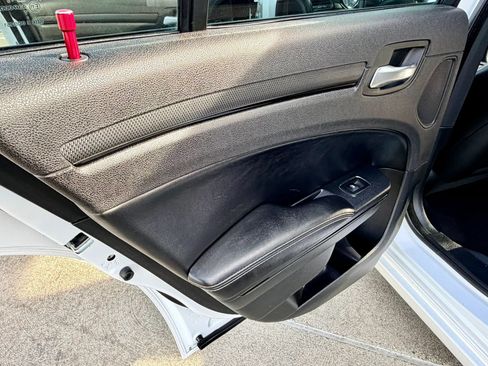 Used 2013 Chrysler 300 S RWD image 43
