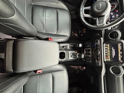 Used 2023 Jeep Wrangler Unlimited Sahara w/ Cold Weather Group AWD/4WD image 16