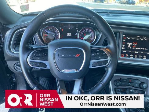 Used 2022 Dodge Challenger SXT w/ Plus Package image 20