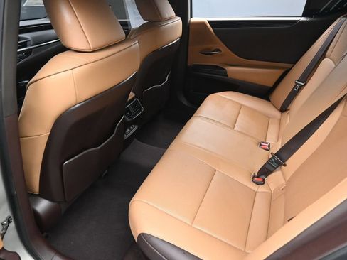 Used 2019 Lexus ES 300h w/ Premium Package FWD image 23