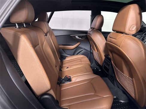 Used 2024 Audi Q8 Premium Plus image 28