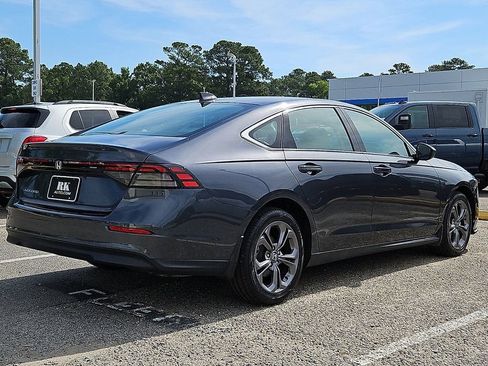 Used 2023 Honda Accord EX image 6