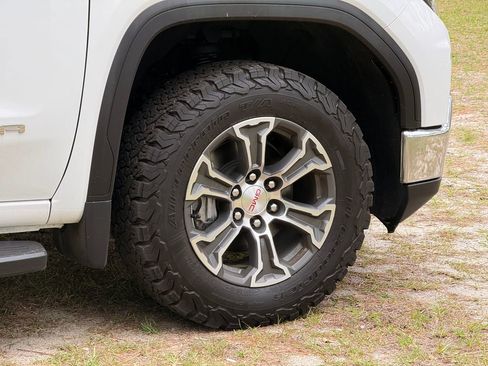 Used 2023 GMC Sierra 1500 SLE AWD/4WD image 10