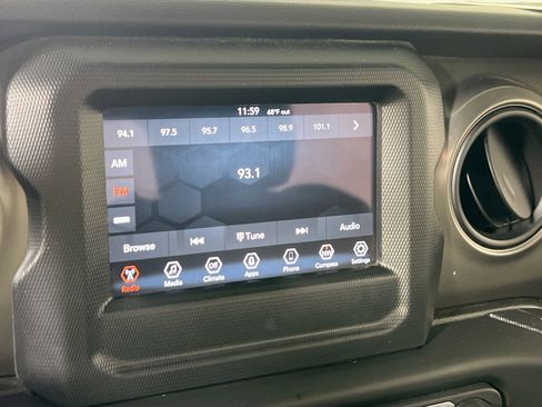 Used 2022 Jeep Wrangler Sport image 14