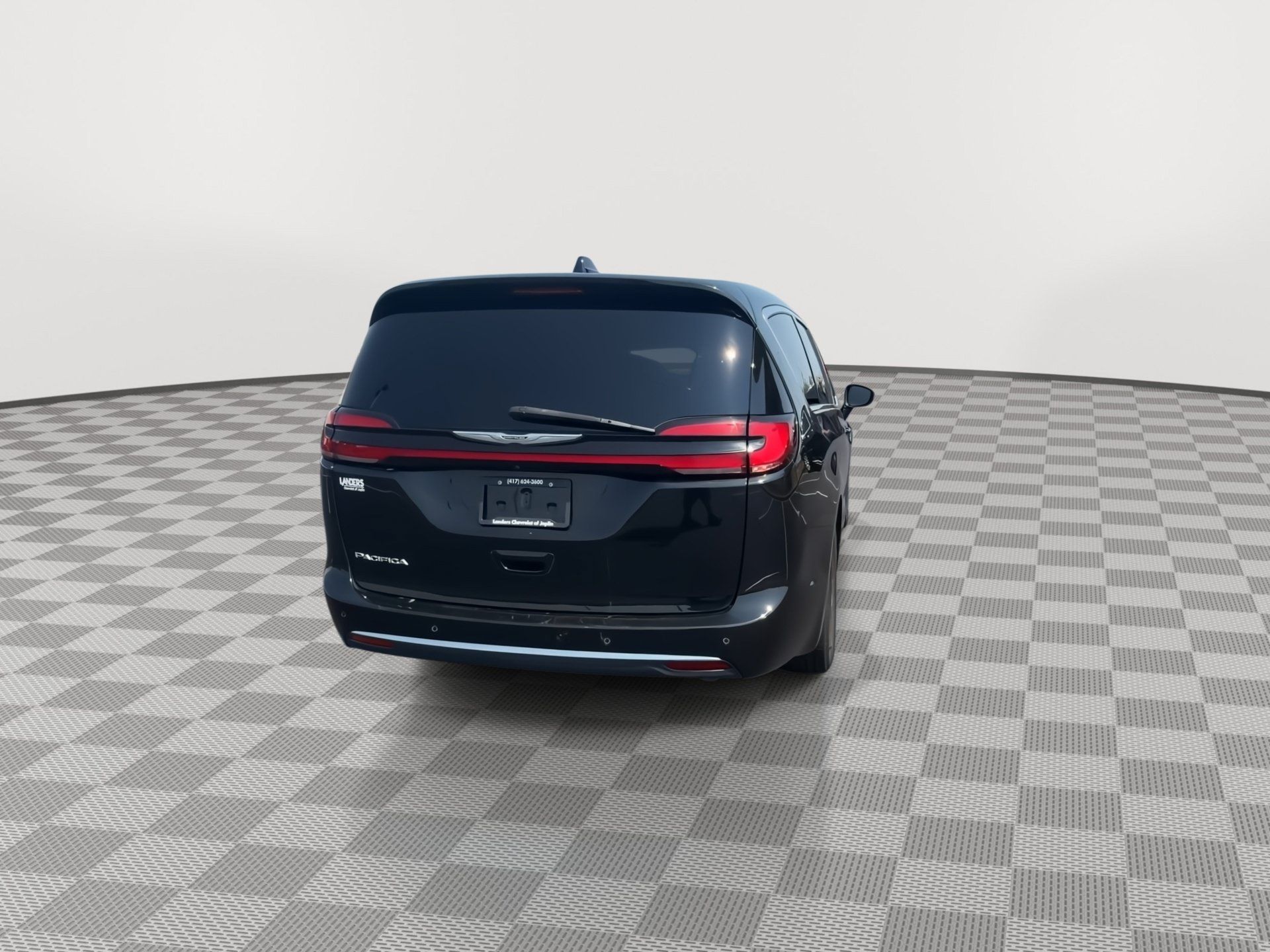 Used 2023 Chrysler Pacifica Touring FWD image 7