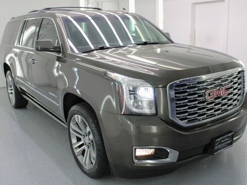 Used 2019 GMC Yukon XL Denali w/ Denali Ultimate Package AWD/4WD image 12