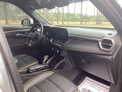 New 2025 Chevrolet TrailBlazer ACTIV w/ Convenience Package FWD image 17