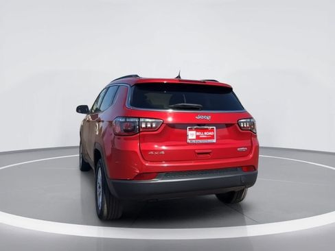 Used 2024 Jeep Compass Latitude AWD/4WD image 7