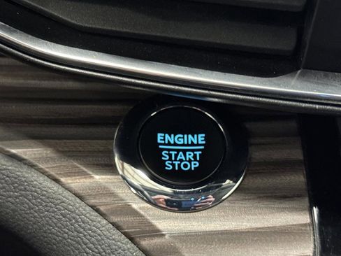 Used 2023 Ford Explorer Limited image 24