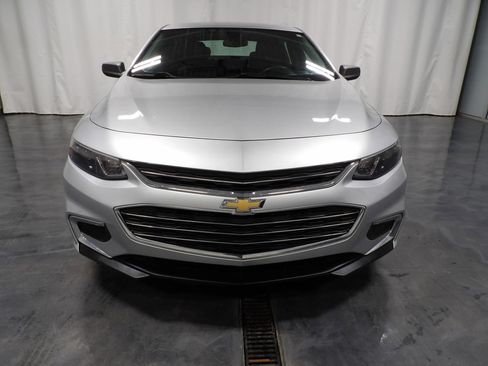 Used 2018 Chevrolet Malibu LS image 3