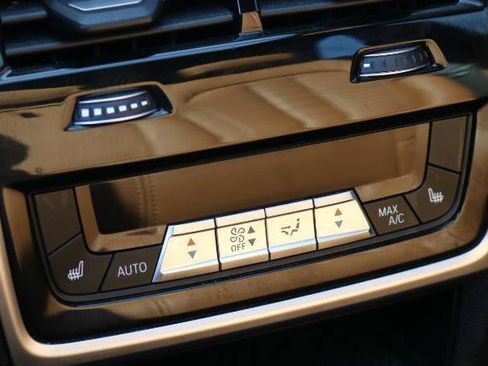 Used 2019 BMW X5 xDrive50i w/ M Sport Package AWD/4WD image 27