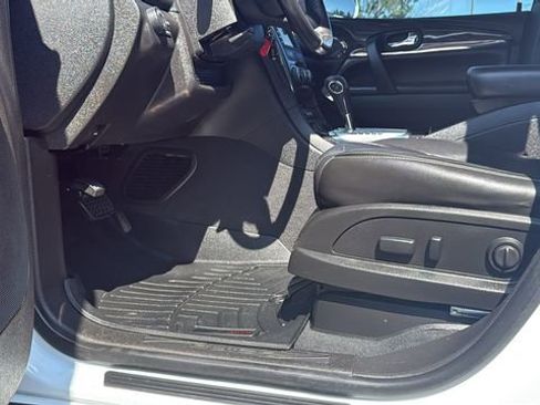 Used 2016 Buick Enclave Leather AWD/4WD image 13