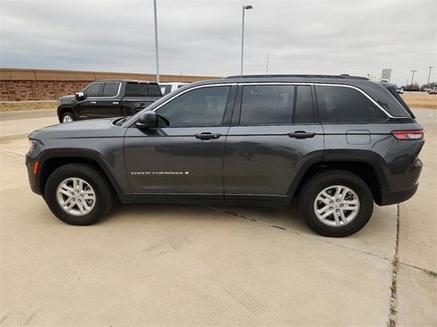Used 2024 Jeep Grand Cherokee Laredo w/ Trailer Tow Package image 2