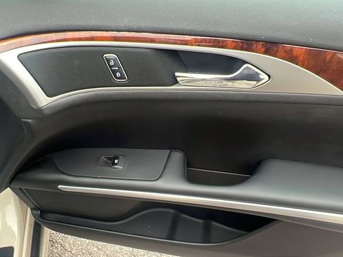 Used 2014 Lincoln MKZ w/ Equipment Group 102A Reserve FWD image 27