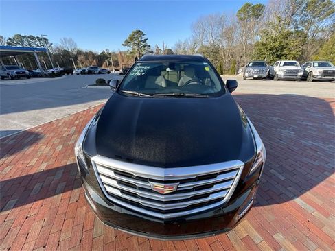 Used 2019 Cadillac XT5 Base image 4