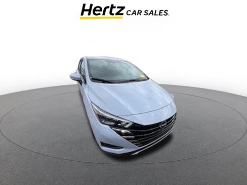 Used 2025 Nissan Versa SV image 1