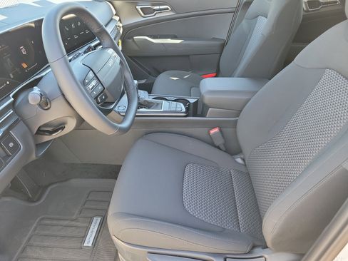 New 2026 Kia Sportage LX image 3