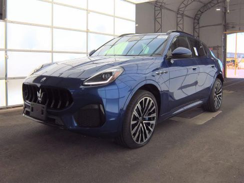 Used 2023 Maserati Grecale Modena AWD/4WD image 3
