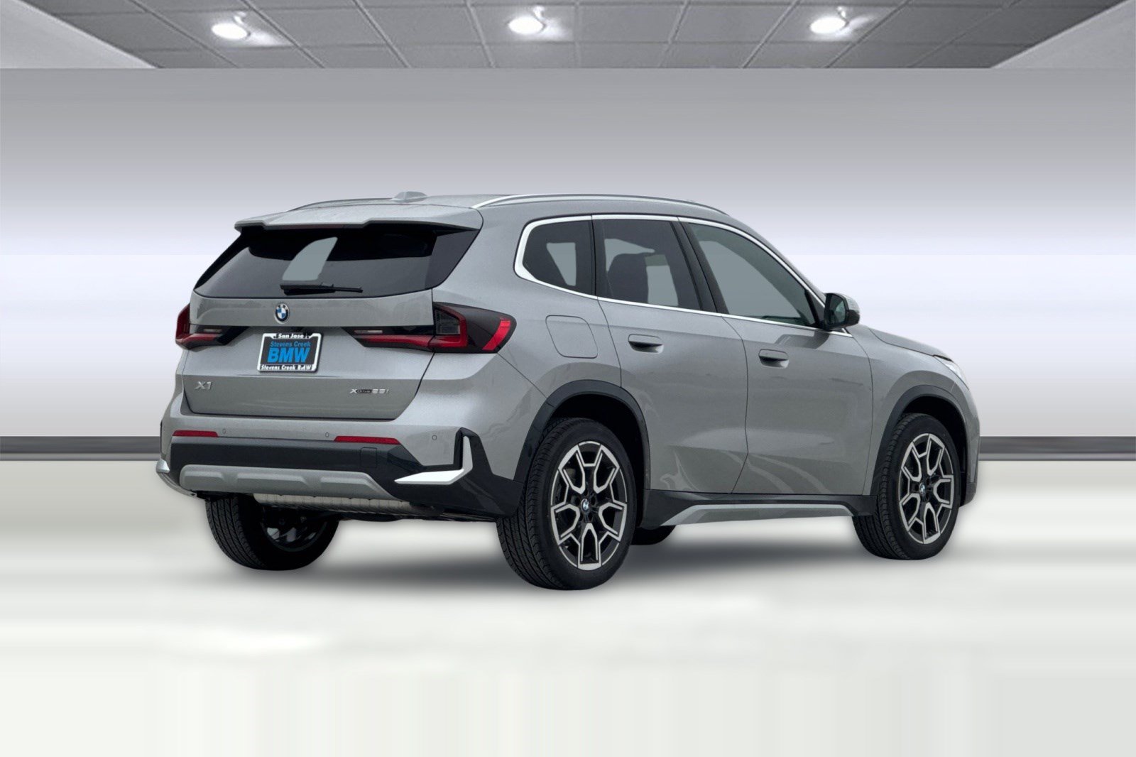 Used 2026 BMW X1 xDrive28i w/ Technology Package AWD/4WD image 9