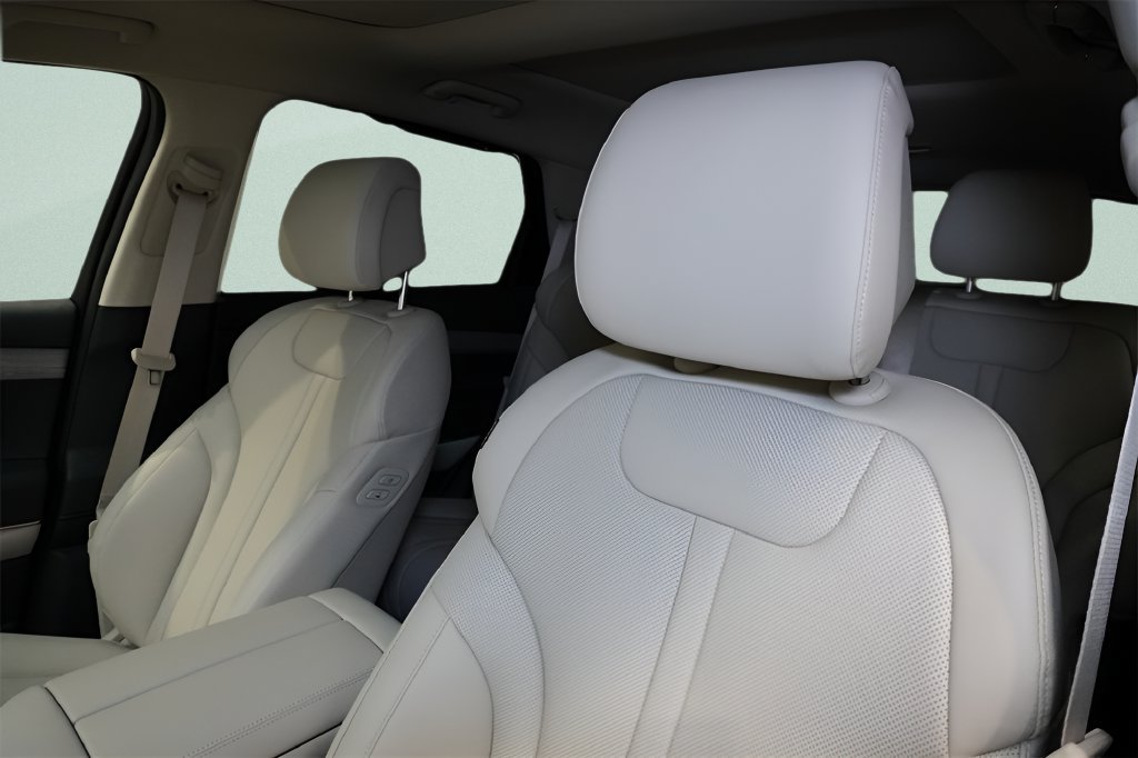 Certified 2025 Genesis GV80 2.5T Select AWD/4WD image 7