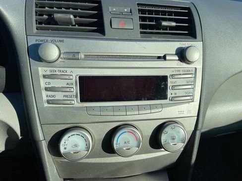 Used 2011 Toyota Camry Base 4dr Sedan 6A image 33
