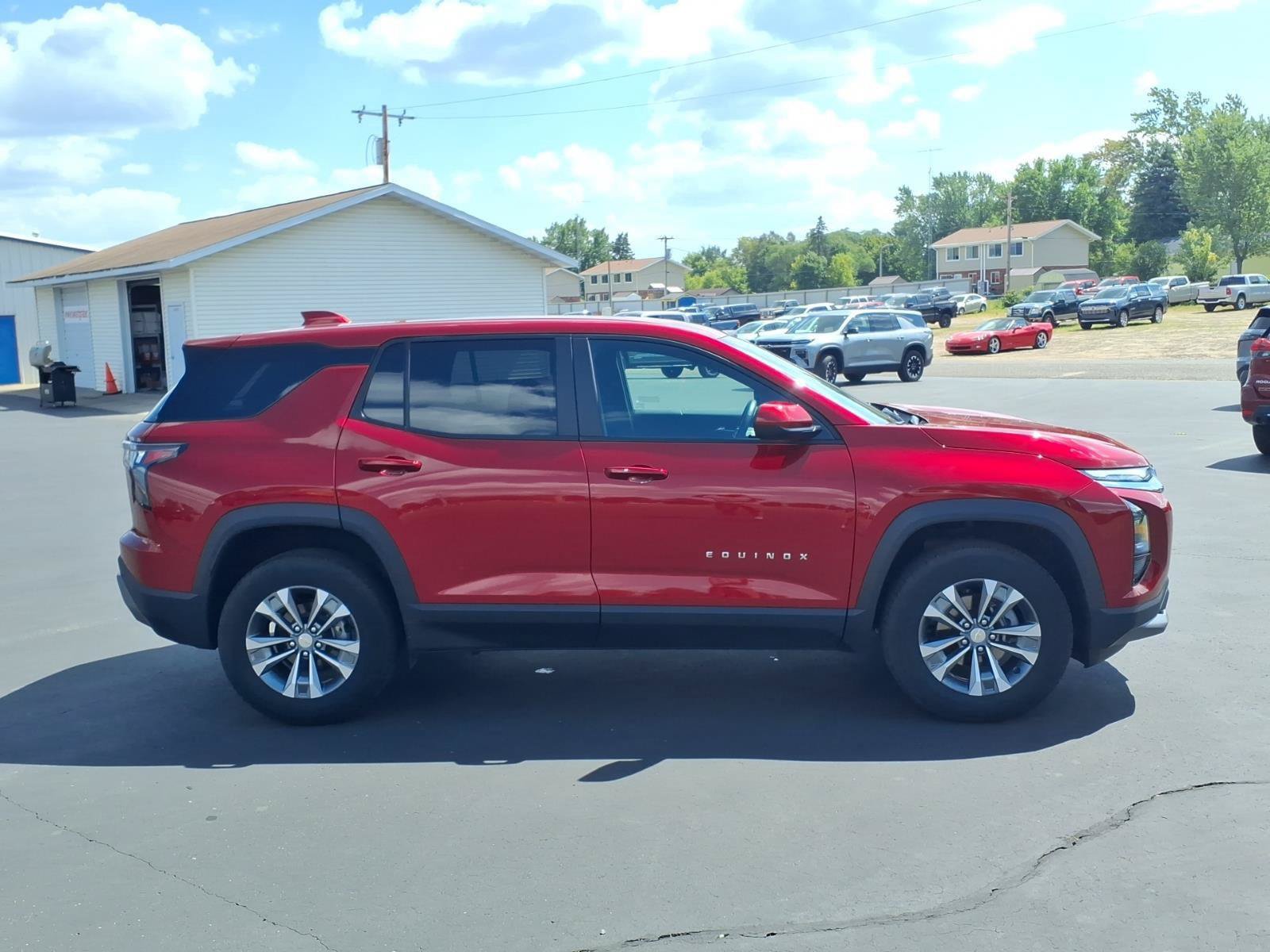 Used 2026 Chevrolet Equinox LT AWD/4WD image 7