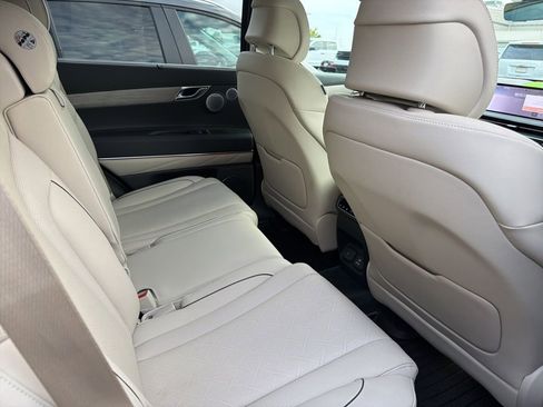 Used 2025 Genesis GV80 2.5T Prestige image 6