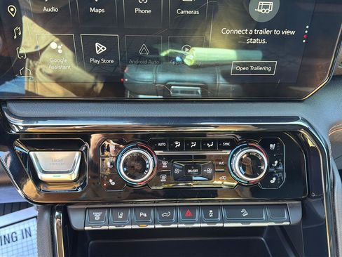 Used 2024 GMC Sierra 2500 AT4 w/ AT4 Premium Plus Package image 19