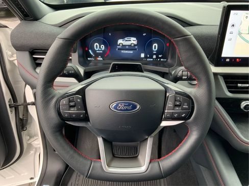 Used 2025 Ford Explorer ST-Line w/ ST-Line Street Pack image 19