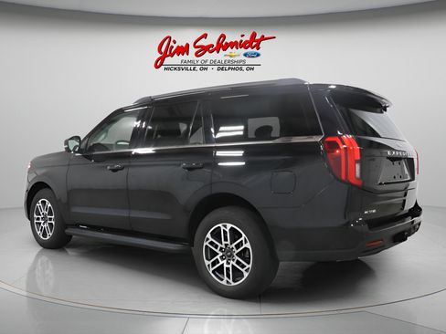 Used 2025 Ford Expedition Active AWD/4WD image 4