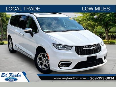 Used 2023 Chrysler Pacifica Limited