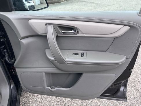 Used 2017 Chevrolet Traverse LS image 18