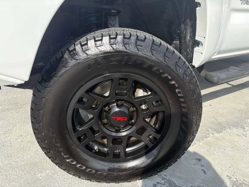 Used 2014 Toyota Tacoma PreRunner image 6